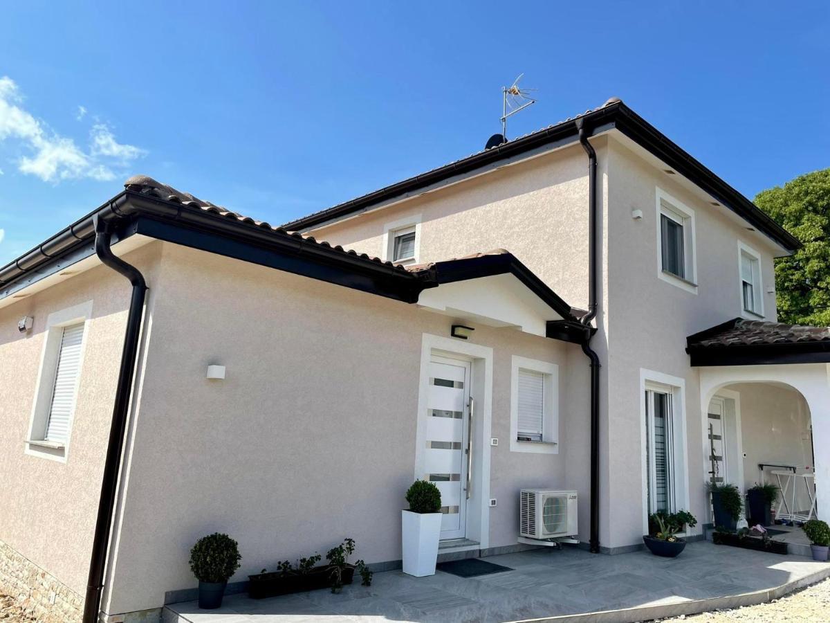 Villa Zonta Apartment Maremi With Private Jacuzzi Бує Екстер'єр фото