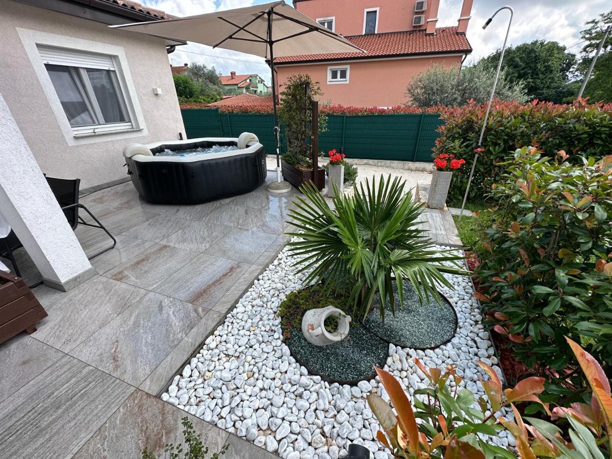 Villa Zonta Apartment Maremi With Private Jacuzzi Бує Екстер'єр фото