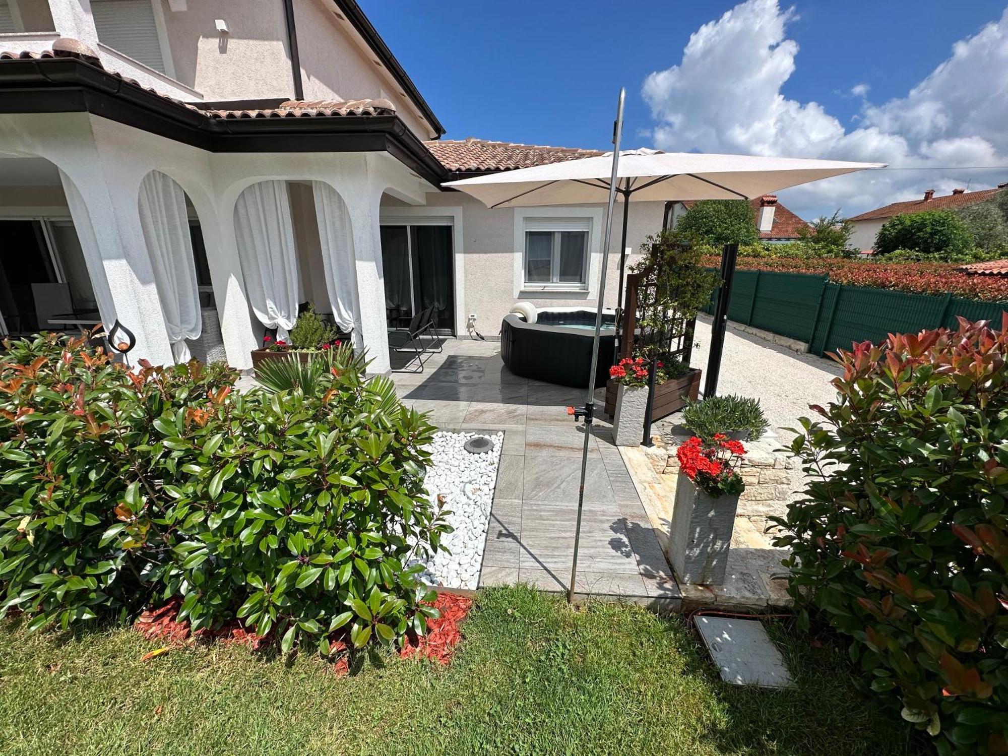Villa Zonta Apartment Maremi With Private Jacuzzi Бує Екстер'єр фото